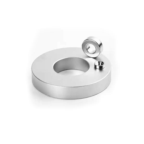 neodýmový prstencový magnet 100 mm